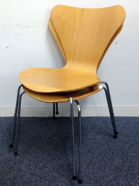 【2脚セットのお値打ち商品】【セブンチェア】【ジェネリック・リプロダクト製品】
                        
                                    中古
            