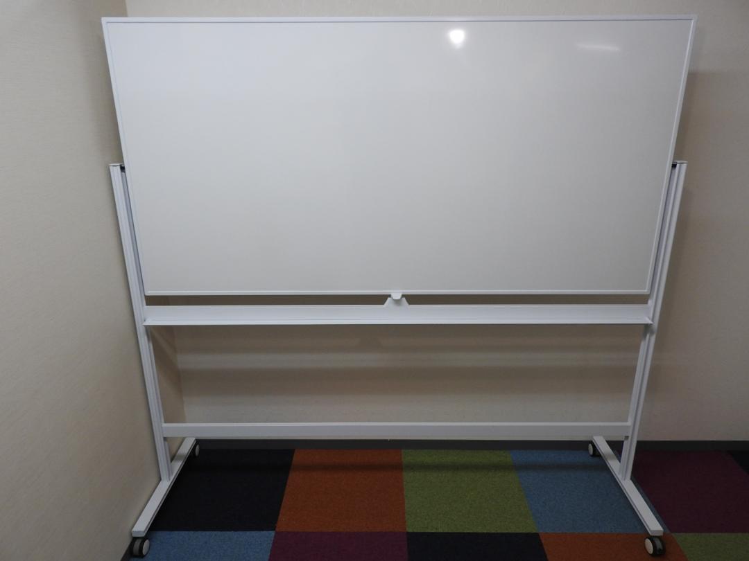 【お安くご提案】【移動時にキャスターのキシミ音がします】脚付き両面ホワイトボード！使い勝手抜群！オフィスの必須アイテムです！【RP】
                        
                                    中古
            