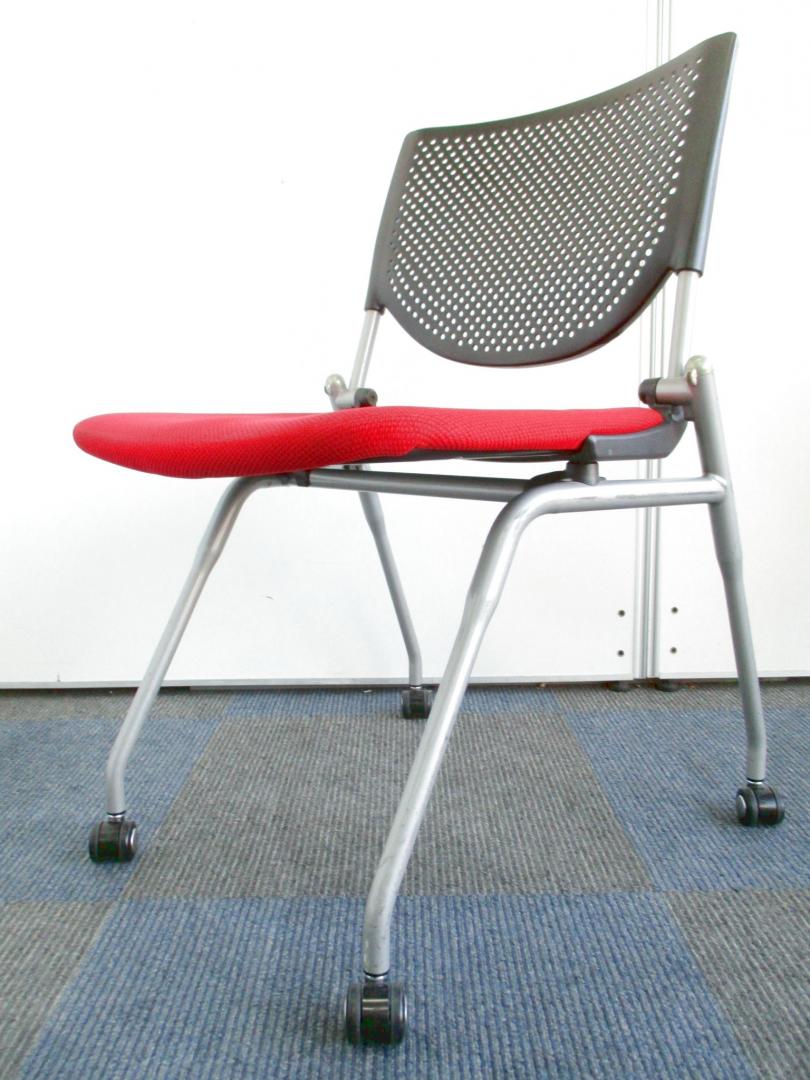 【ネスティングチェアが纏めて入荷しました！】座面を跳ね上げるだけで収納可能【多目的スペースでの使用に最適！】
                        プロスタック
                                    中古
            