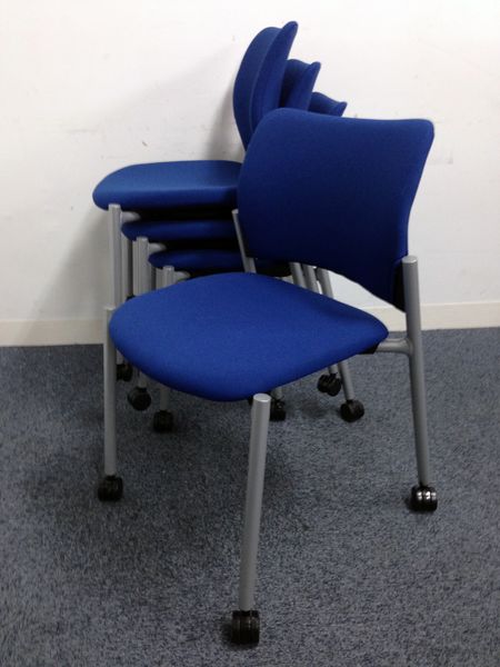 【2セット限定】ほぼ新品な2016年製スタッキングチェア4脚セット商品！！
                        8147
                                    中古
            