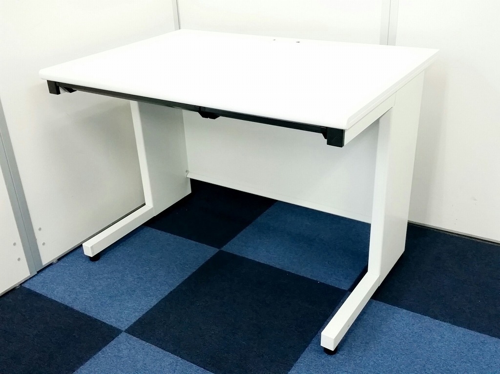 【プラス製平机】スタンダードなデスクでどんなオフィスにもフィットします！【人気のホワイト色】
                        
                                    中古
            