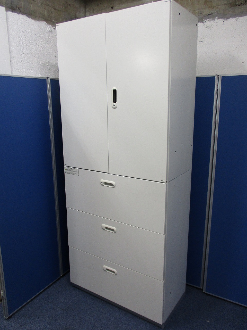 【2セット入荷】【鍵付】ホワイトグレーの書庫セットが入荷致しました！大容量！【両開き書庫＋三段ラテラルセット】【中古オフィス家具】
                        LINX LX-5
                                    中古
            