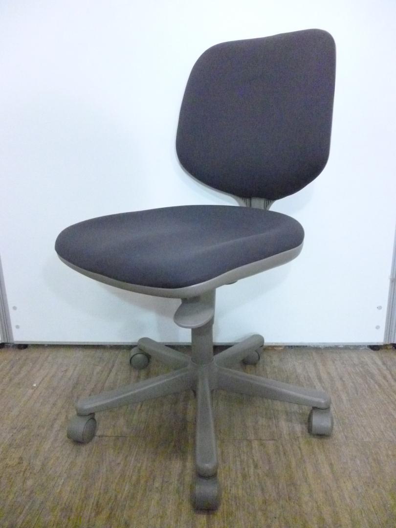 【大量入荷】シンプル＆定番チェア【CGE】
                        CG-E
                                    中古
            