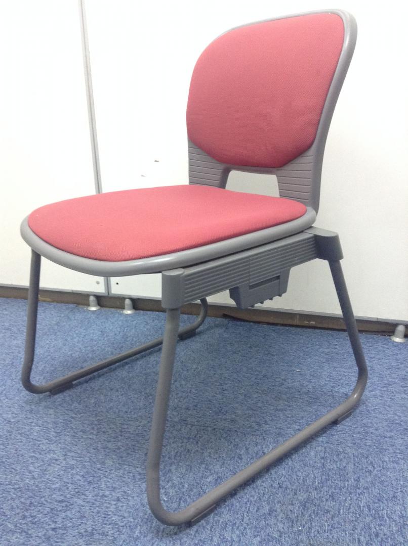 【ロット入荷】重ねて収納！良質なスタッキングチェア！
                        
                                    中古
            