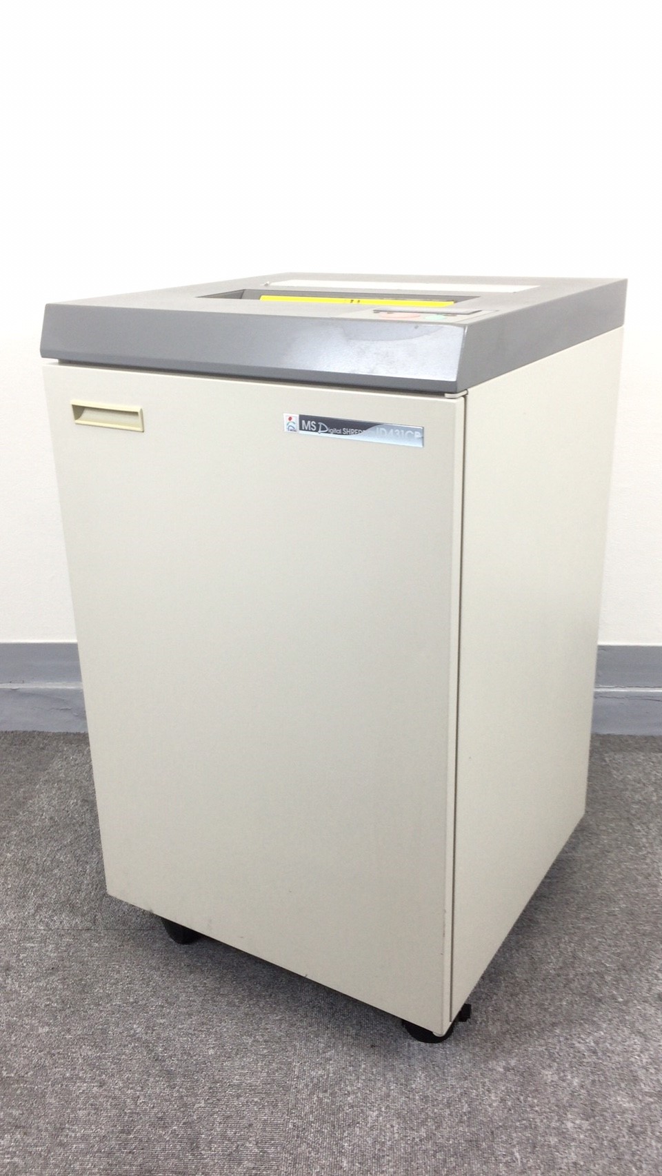 【KS】[裁断枚数45枚]パワータイプ　業務用シュレッダー　個人情報保護、マイナンバー対策の一環としておすすめ機種
                        ＩＤ431ＣＰ
                                    中古
            