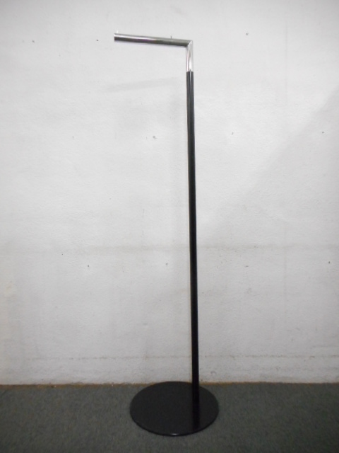 ■コートハンガー　ブラック　■コクヨ製【KOKUYO】ジャケットハンガー

                        ポールハンガー 
                                    中古
            