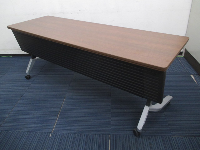 【残り1台だから出来るこの価格！】コクヨ製サイドスタックテーブルの入荷■幕板付き■状態良好【中央区】【日本橋】【中古オフィス家具】
                        
                                    中古
            