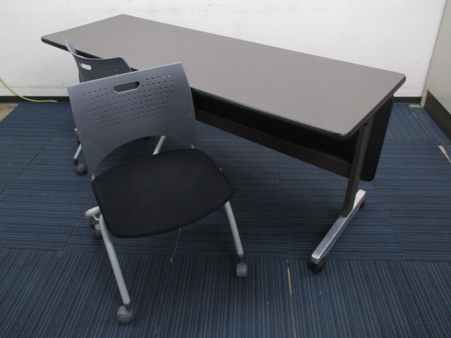 【単品購入だと13000円→セットなら11000円に】サイドスタックテーブル+ミーティングチェアのセット！■イトーキ製テーブル+ライオン製ミーティングチェア■4セット揃います【セット商品】【中央区】【日本橋】【中古オフィス家具】【会議テーブル】
                        
                                    中古
            