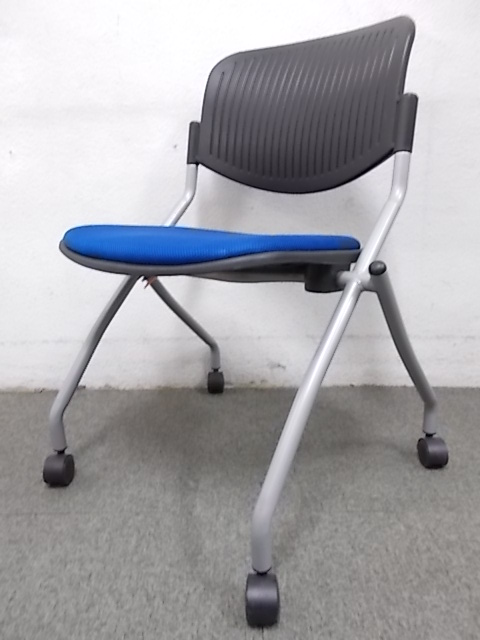 ★新品！！★ネスティングチェア展示品入荷致しました。　★【試座できます！】★ご希望の数揃います。
                        
                                    新品
            