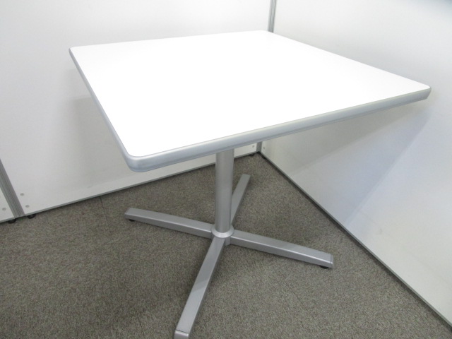 リフレッシュルームや軽い商談スペースにうってつけです！
                        
                                    中古
            