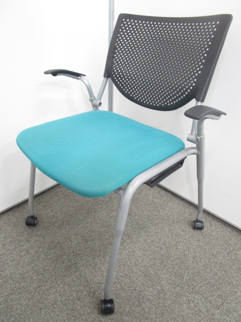 【売切りsale！販売価格3500が20%OFF！】okamuraプロスタックシリーズ｜ミーティング｜お客様用｜スタッキング｜アームレスト付き
                        
                                    中古
            