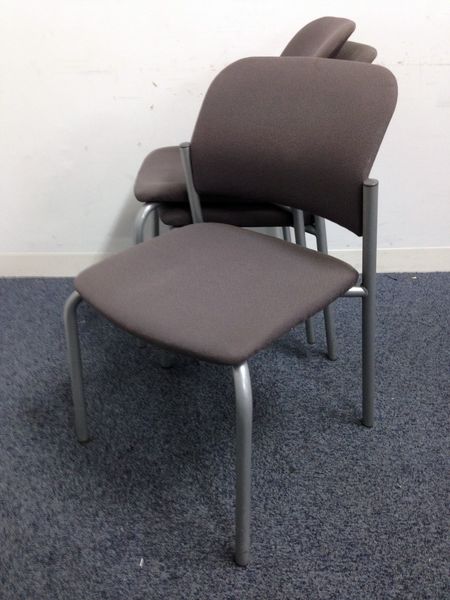 【特別価格】大好評につき残り1セット！　様々なミーティングシーンに活躍します！！　3脚セット！
                        会議用イス　100シリーズ
                                    中古
            