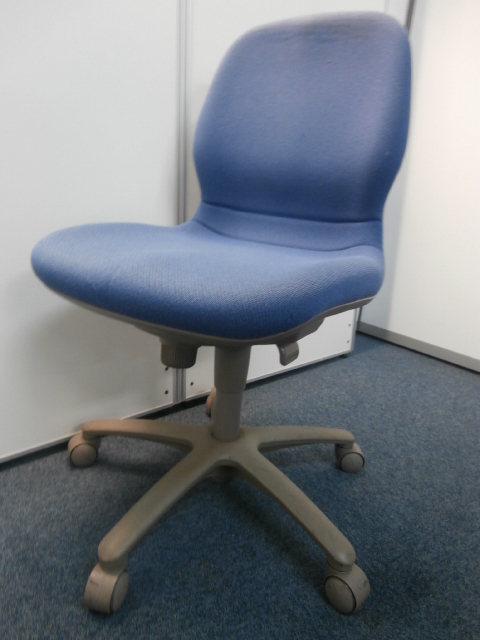 【おつとめ品】■鮮やかで品のあるブルー■仙台店限定入荷事務品
                        CX
                                    中古
            