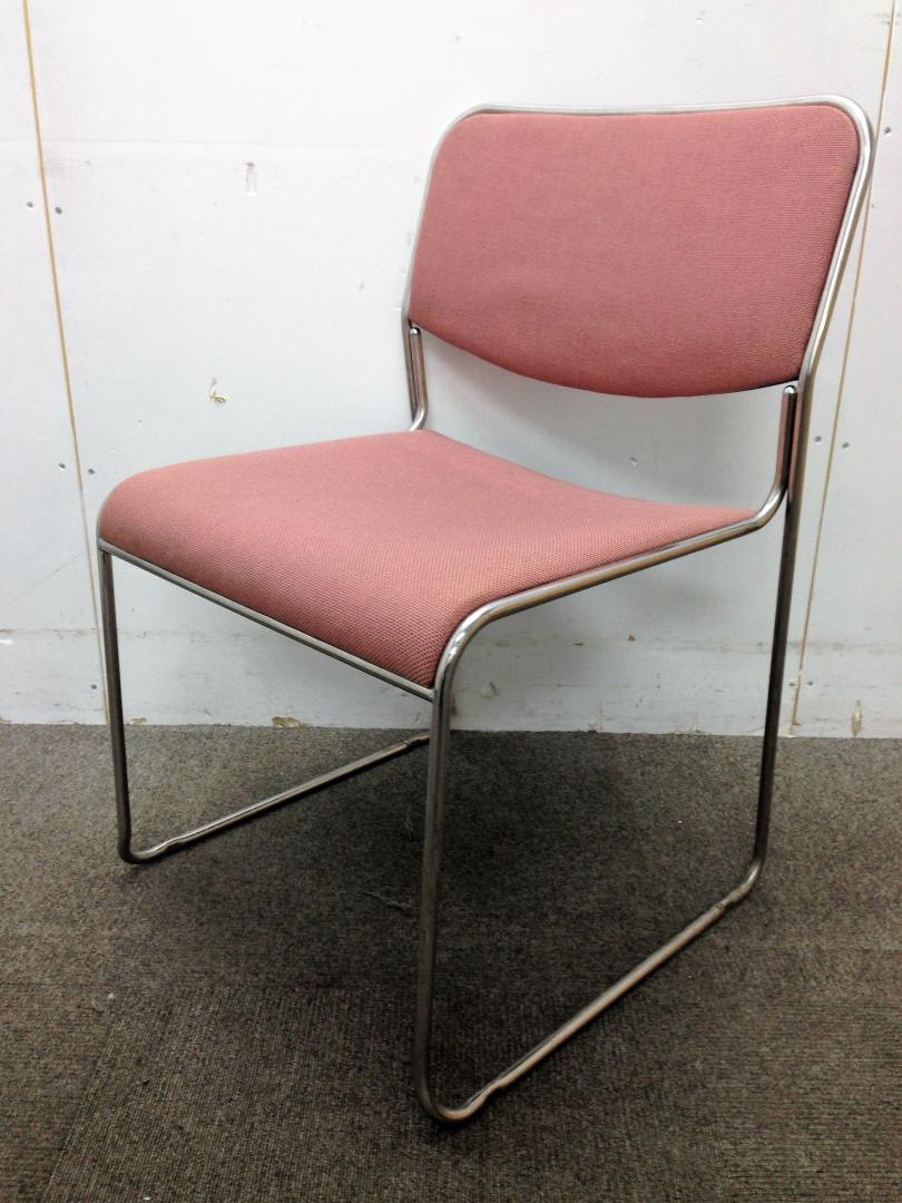 【ロット商品】スタッキングチェア｜オカムラ製｜かわいいピンク
                        
                                    中古
            