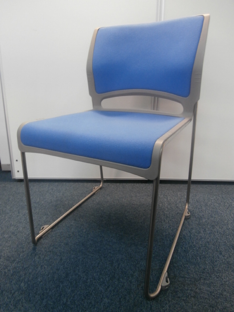 【８脚限定入荷！！】ブルーの人気シリーズ商品！！
                        
                                    中古
            