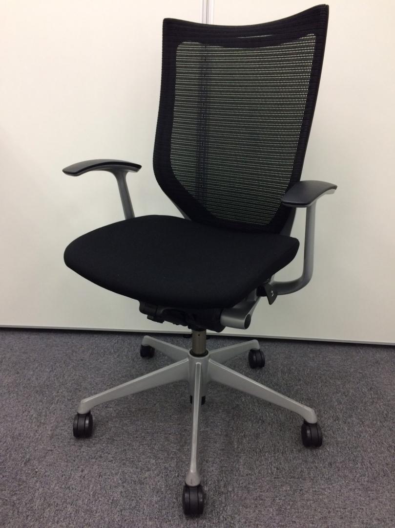 新品定価13万！！それを5万以下の価格で！■固定肘バロン■メッシュで高級なチェア【1脚限定】【RP】
                        バロン
                                    中古
            