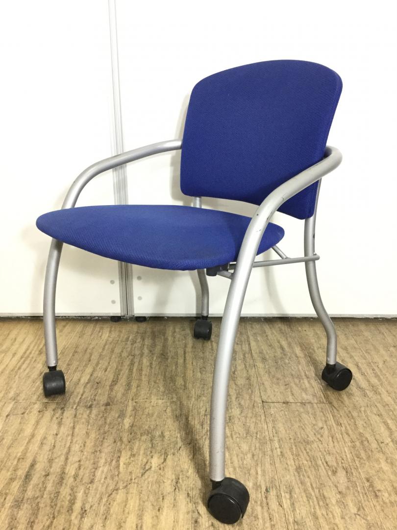 【定番商品】ナイキ製　ネスティングチェア入荷致しました！収納に便利です！
                        
                                    中古
            