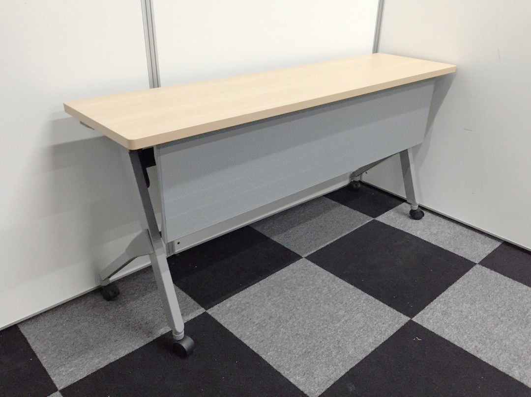 【美品！非常にお買い得！！】スタックテーブル【オカムラ製のキレイな木目調です】
                        フラプター
                                    中古
            