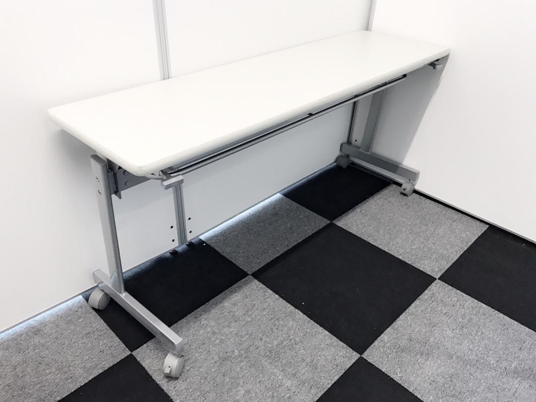 【大量在庫してます】省スペースの極み、スタックテーブル！もちろん省コスト！【執務スペースにも、２つ合わせてミーティングテーブルにも◎】
                        
                                    中古
            