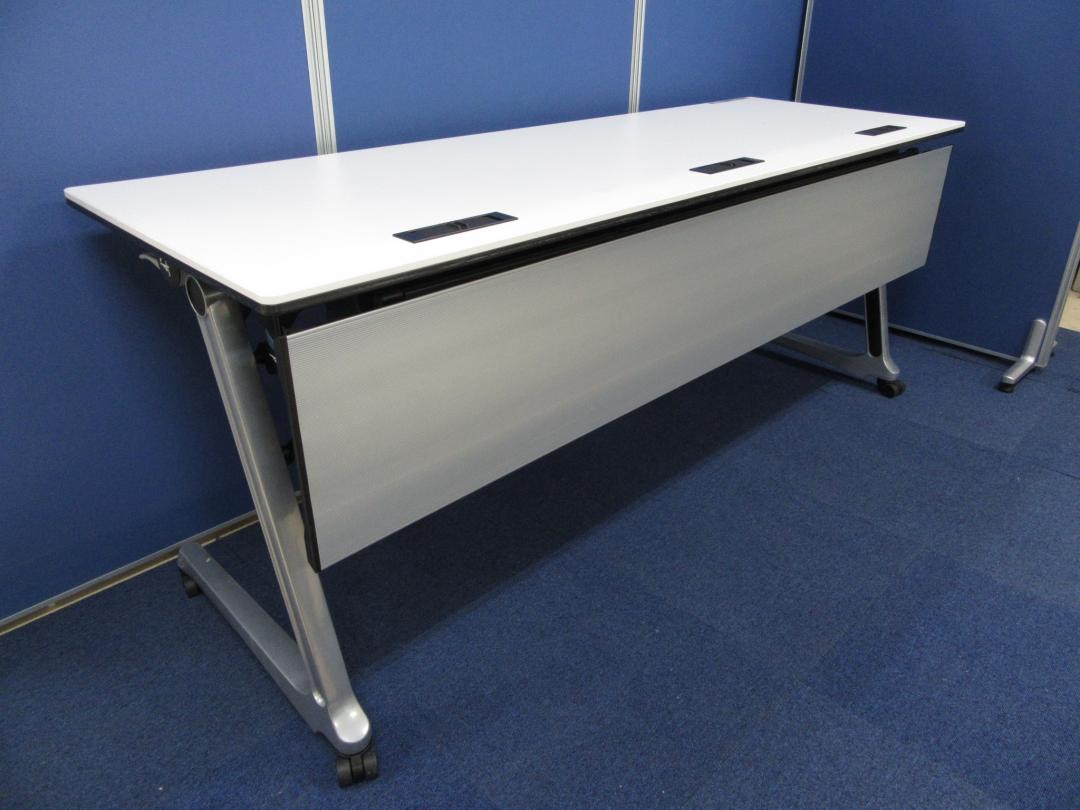 [人気のホワイトカラー!!]岡村製作所製 サイドスタックテーブル 横幅1800mm/奥行600mm/高さ720mm■会議や研修・セミナー等でのご使用におすすめです!!
                        インターアクト MT
                                    中古
            