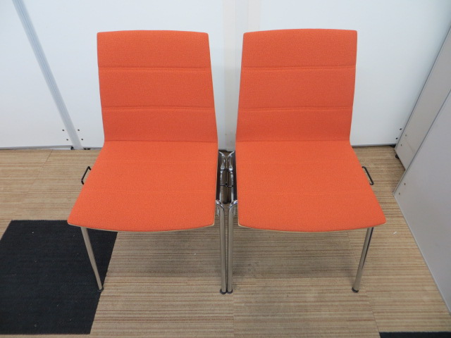 オカムラ製のスタッキングチェアセット　【連結可能】
                        
                                    中古
            