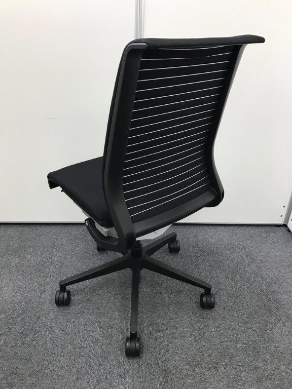 steelcase シンクチェア thk13101d Think Ergonomic & Adjustable Office Chair - Steelcase