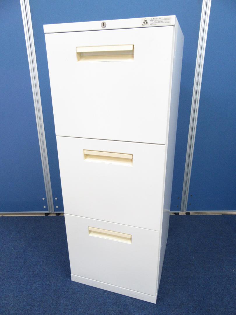 [A4ファイルキャビネット入荷!!]岡村製作所製■省スペースの書類整理に便利なバーチカルキャビネット!!希少入荷の中でもホワイトカラーという希少さ!![取っ手に日焼け有]
                        
                                    中古
            