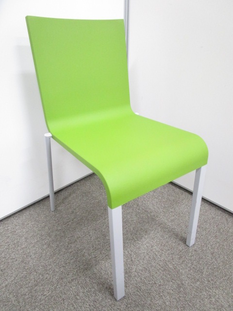 【定価6万】スイスメーカー「vitra社」・03チェアシリーズ|リフレッシュルーム|お客様用
                        
                                    中古
            