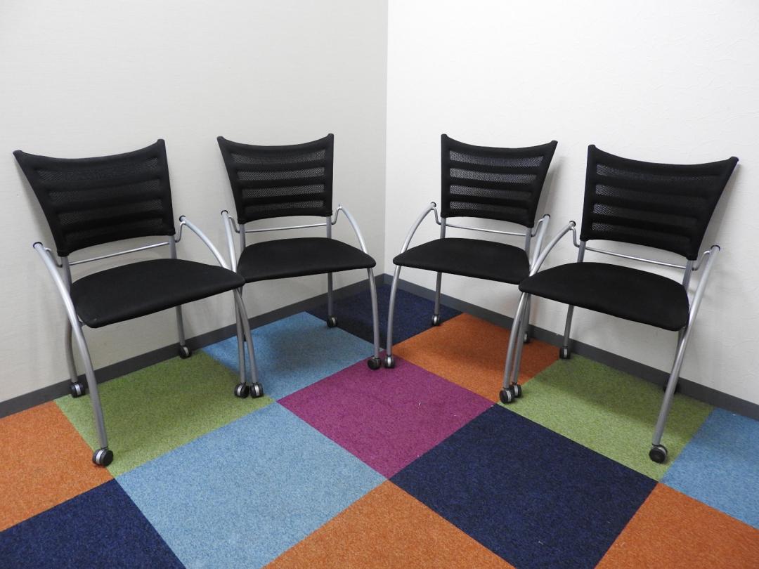 【キャスターの動きに違和感があるため、お安く4脚セットになります】スタイリッシュなブラックネスティングチェア！コンパクトで持ち運びもラクラク！【RP】
                        
                                    中古
            