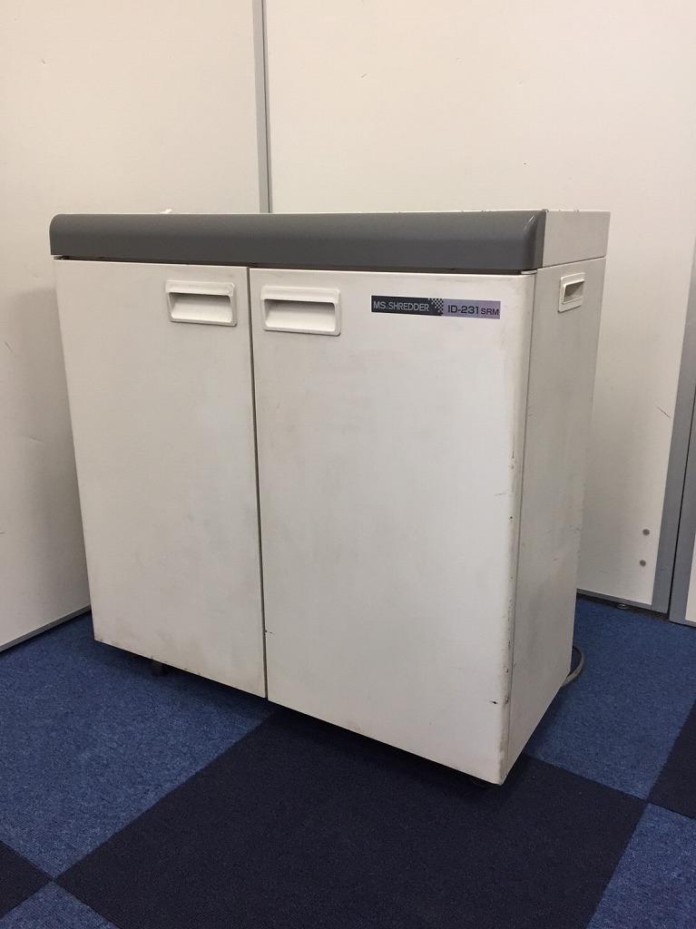 【1台限定】【最大裁断枚数26枚】不要な用紙を、バッサリカット【Ａ３サイズ対応！】【メディアカット対応】
                        
                                    中古
            