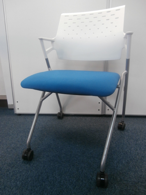 【４脚限定入荷！！】ネスティングチェアの入荷です！！
                        
                                    中古
            