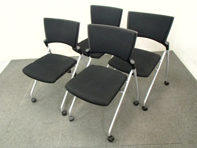 【4脚セット】イトーキ製｜マノス｜らくらく収納出来るオシャレなネスティングチェア！
                        マノス
                                    中古
            