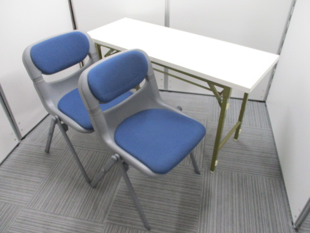ニシキ工業製の折り畳みテーブルとイトーキ製バーテブラチェアの【セット商品】
                        
                                    中古
            
