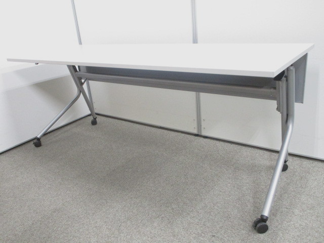 【状態良好・美品！】オカムラ製サイドスタックテーブル【会議・ミーティングに最適！】
                        
                                    中古
            