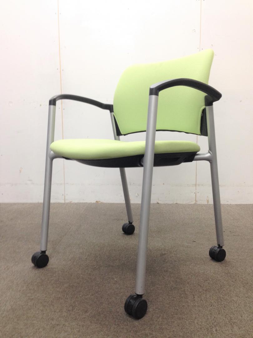【肘付きキャスター付きスタッキングチェア12脚の入荷です！！】
                        
                                    中古
            