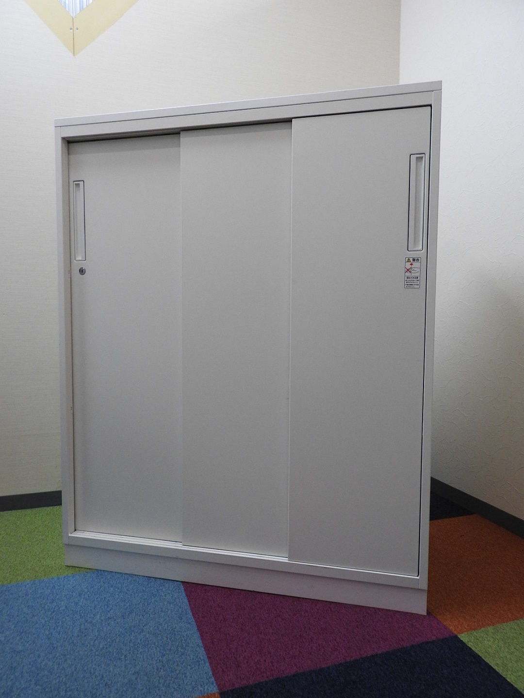 【種類別の収納が可能！】3枚扉の単体書庫！　収納するならコレ！！【RP】
                        
                                    中古
            