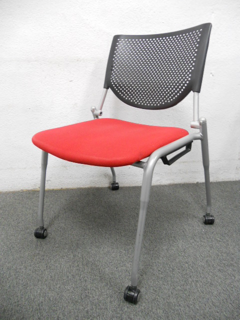 【キャスター付でスムーズに移動できます！】■スタッキングチェア　レッド■オカムラ（okamura）■プロスタックシリーズ【会議・打合せ・セミナー用】
                        プロスタック
                                    中古
            