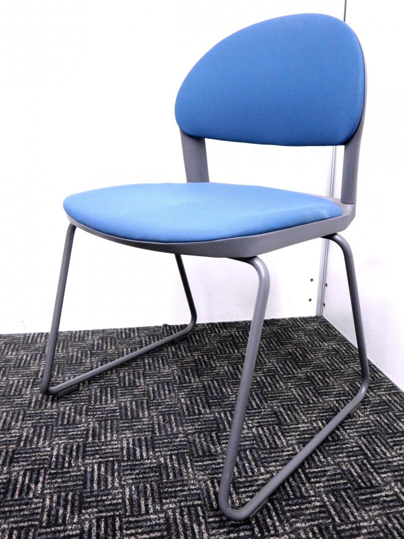 【８脚入荷】コクヨ製ミーティングチェア■会議用や打ち合わせ用にぴったり■重ねて収納出来るので省スペース！
                        150シリーズ
                                    中古
            