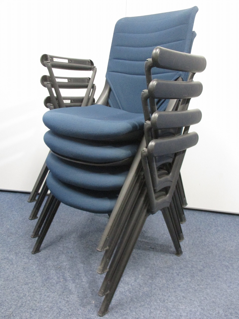 【セット商品！】このセットで４人用のミーティングチェアは揃います！４脚セットでお買い得商品！
                        
                                    中古
            