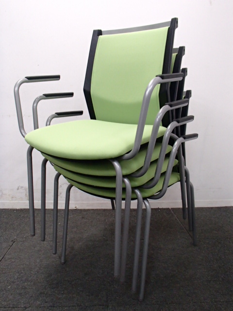 【セット商品】鮮やかなグリーンのスタッキングチェア4脚セット！
                        
                                    中古
            