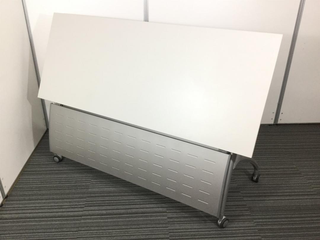 【定番商品】会議室・セミナーなどで便利なサイドスタックテーブル入荷致しました！
                        
                                    中古
            