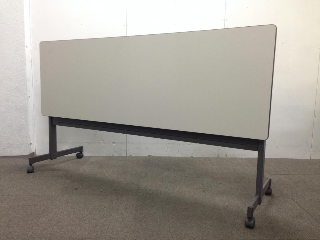 【2台入荷】奥行600で広く使えるコクヨ製スタックテーブル　収納もラクラク
                        
                                    中古
            