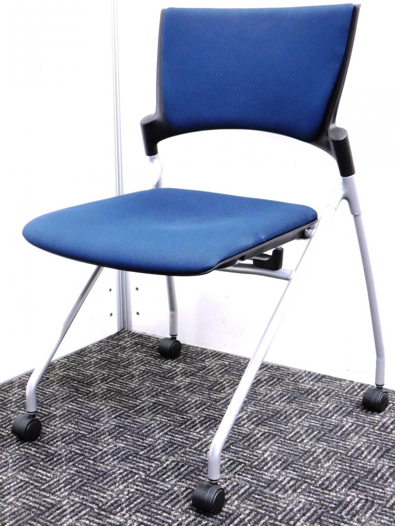 【６脚入荷！】落ち着いた印象のネイビーブルー！■軽くて移動もしやすい■ネスティングチェアなので収納も楽チン！
                        マノス
                                    中古
            