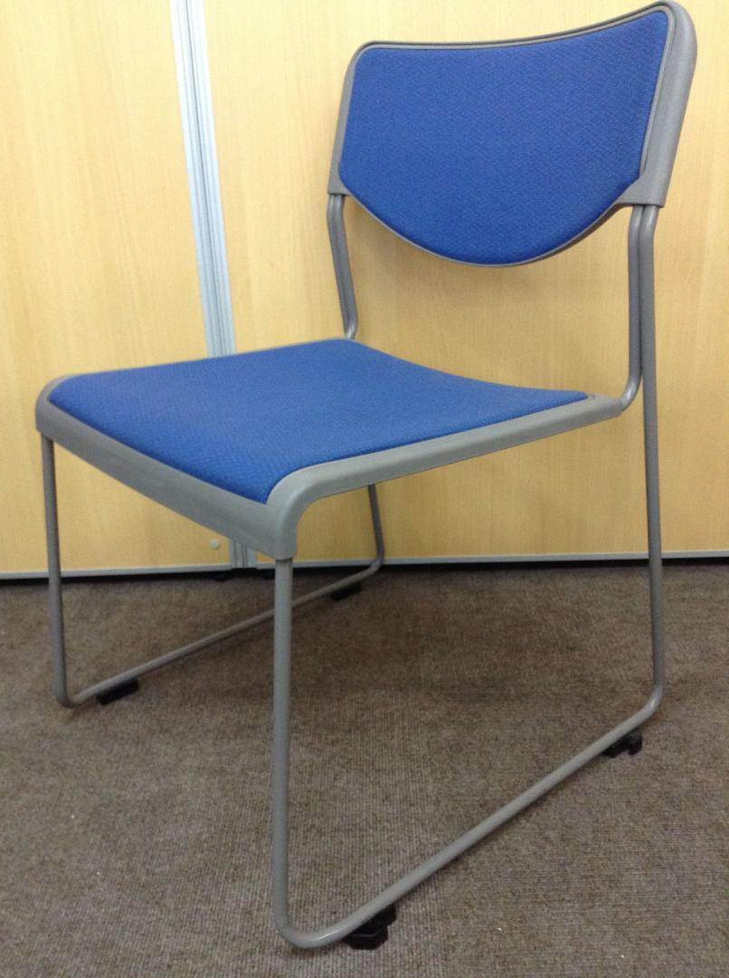 【イトーキ製】スタッキングチェア　多目的に使用できます！
                        
                                    中古
            