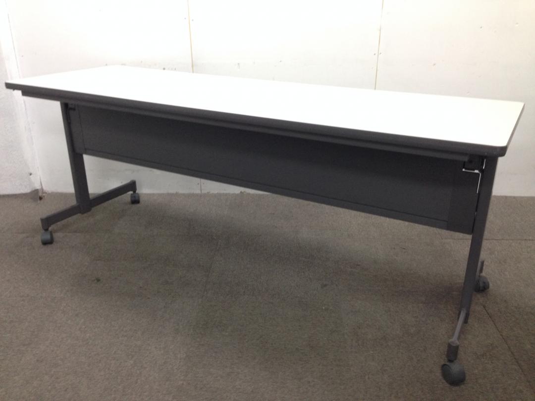 コクヨ製サイドスタックテーブル　W1800
                        
                                    中古
            