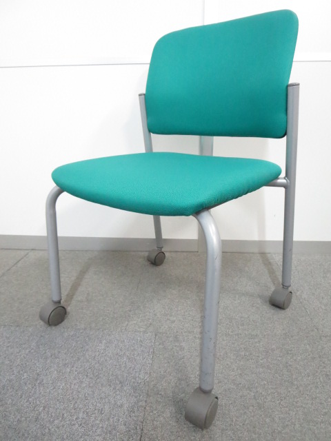 【状態良好！】■スタッキングチェア（キャスター付）■グリーン（ミディアムミント）■コクヨ製（KOKUYO）■会議・商談・打合せ用におすすめ！
                        会議用イス　100シリーズ
                                    中古
            