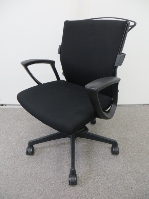 【新入荷！】ハンガー付チェア！人気のブラックチェアッッ！！
                        エスクード
                                    中古
            