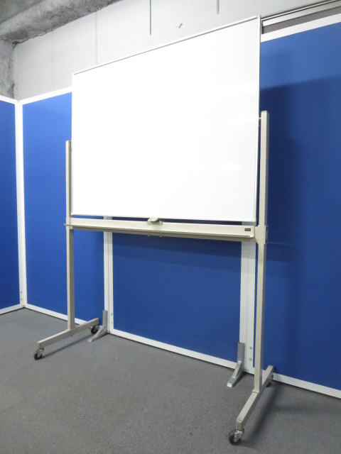 ■脚付ホワイトボード（両面タイプ）■板面サイズ：W1200×H900mm ■ウチダ（UCHIDA）
                        ホワイトボード
                                    中古
            