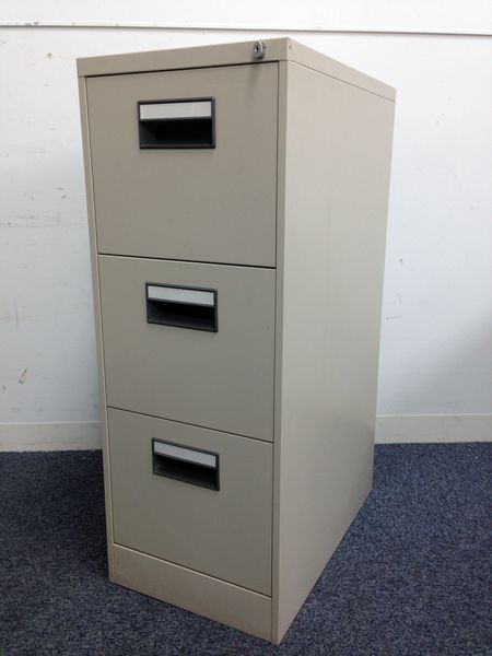 【ファイルキャビネット】Ａ４書類3段収納｜カギ2本付｜コクヨ製｜使用感ありお値打ち品
                        
                                    中古
            