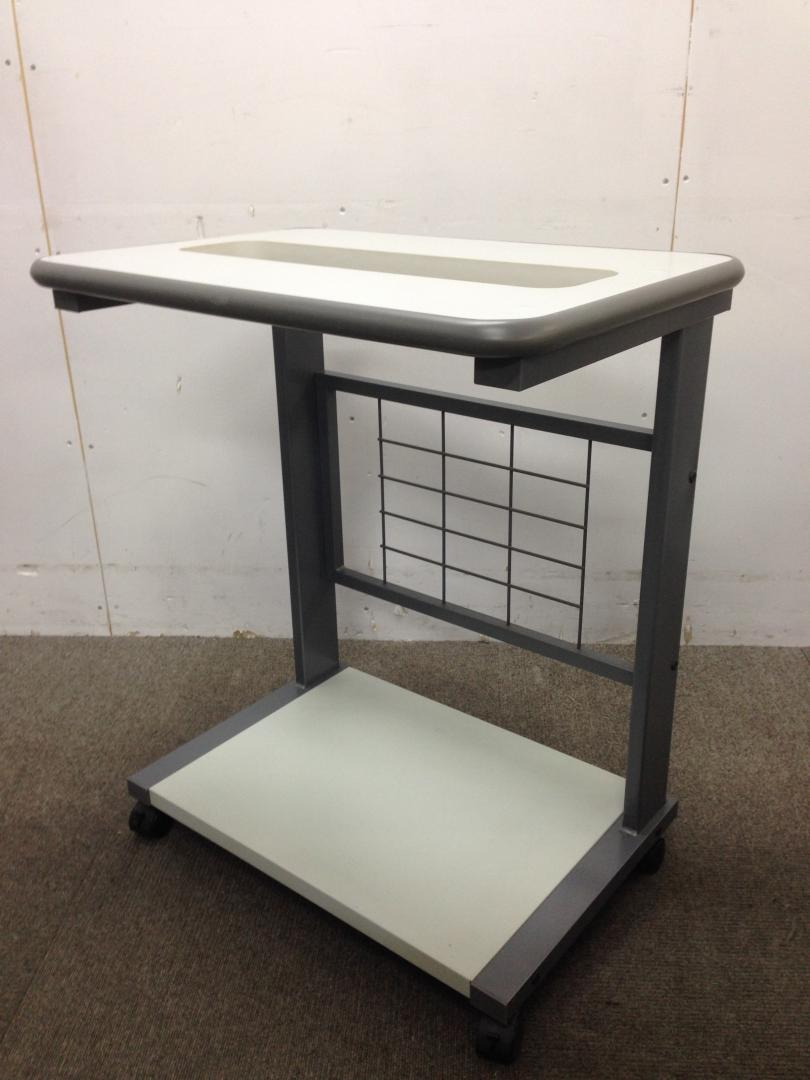 【キャスター付プリンター台】
                        
                                    中古
            